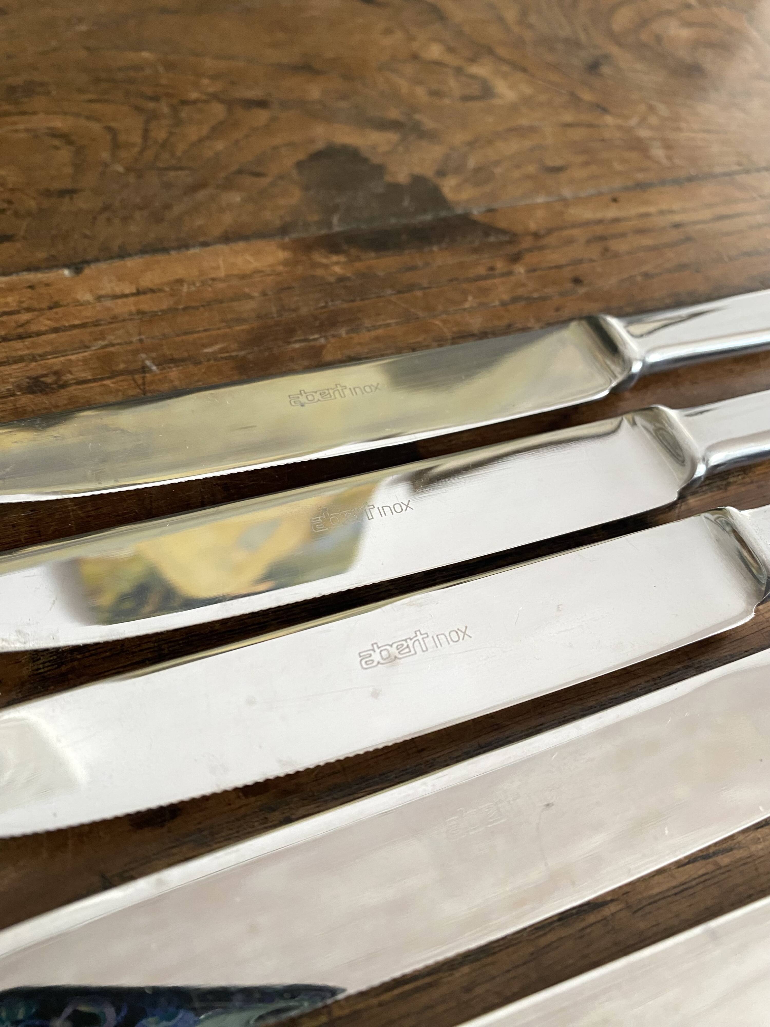 Couteaux vintage en inox dans boite