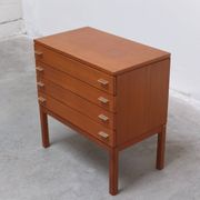 Commode suédoise en teck avec poignées en métal, années 1970