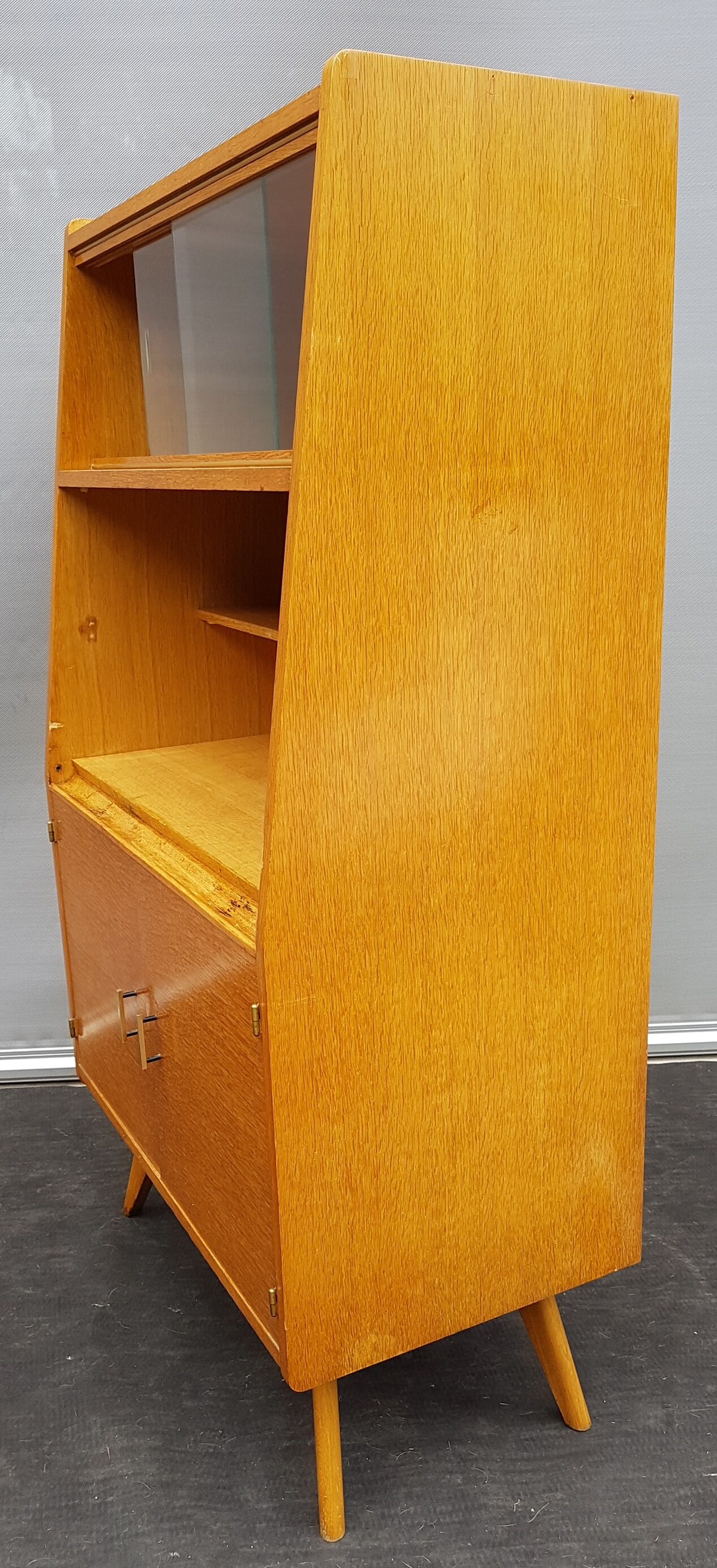 Library oak showcase 1950 feet compass