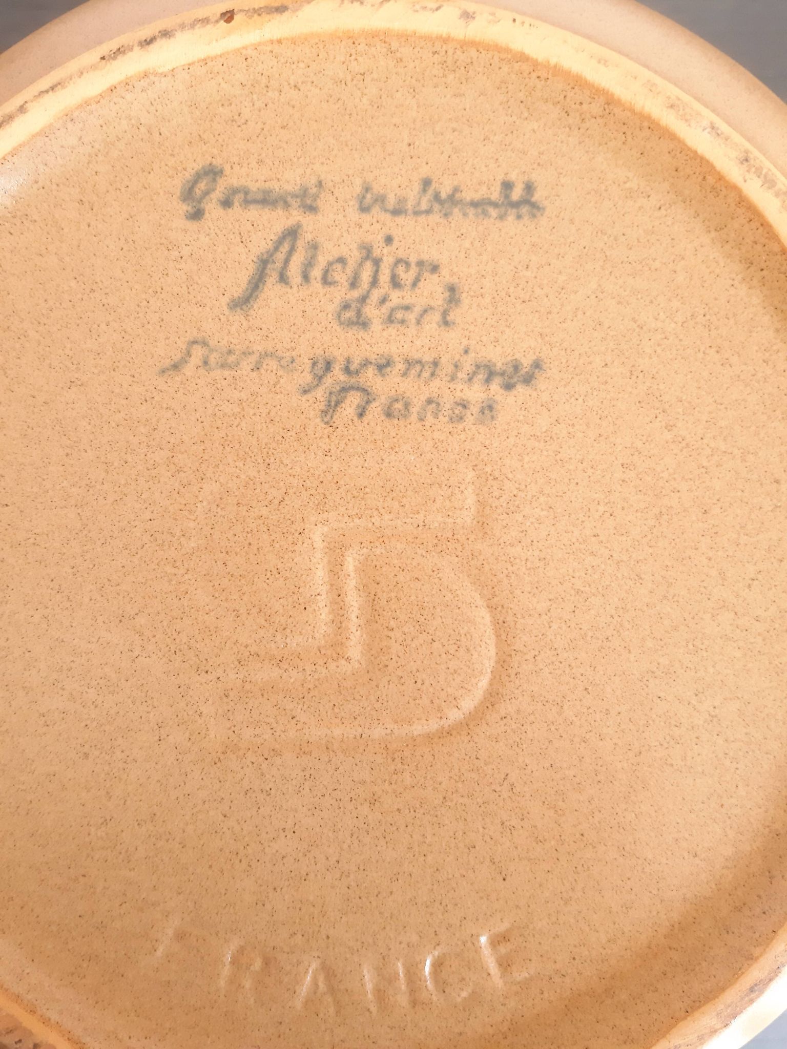 Stoneware salad bowl