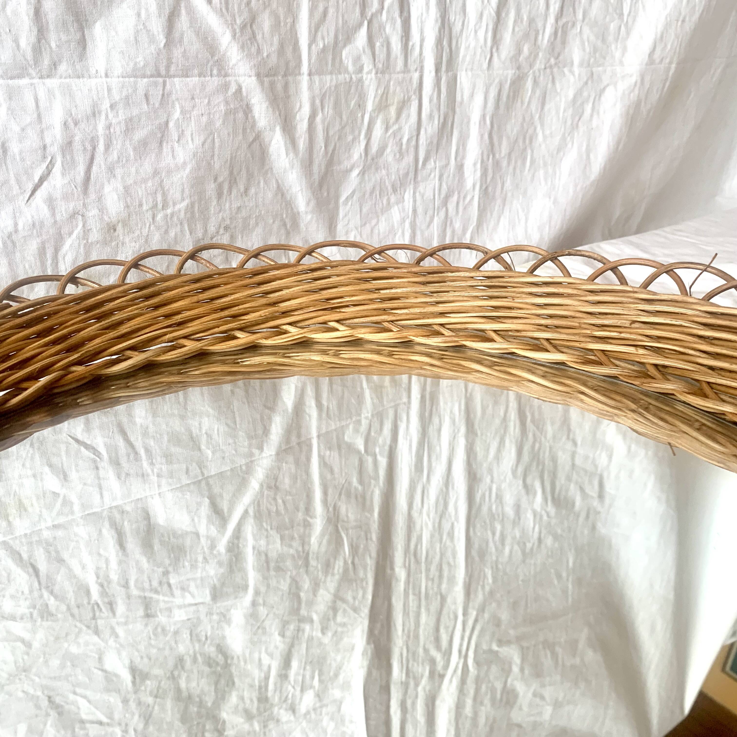 Round vintage wicker mirror - 45 cm