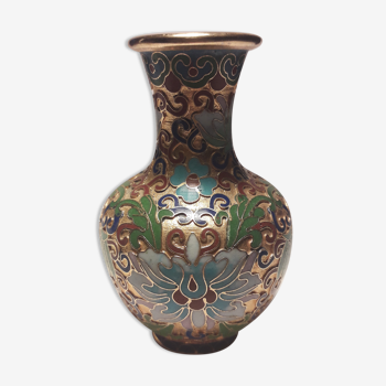 Small partitioned chinese vase