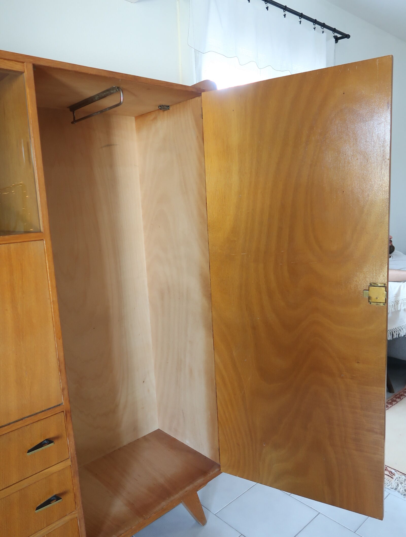 Armoire secrétaire