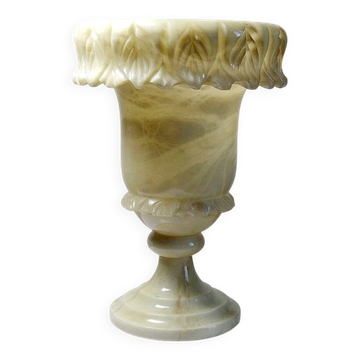 Large medical pot in alabaster/yellowish marble, Belle Époque style.