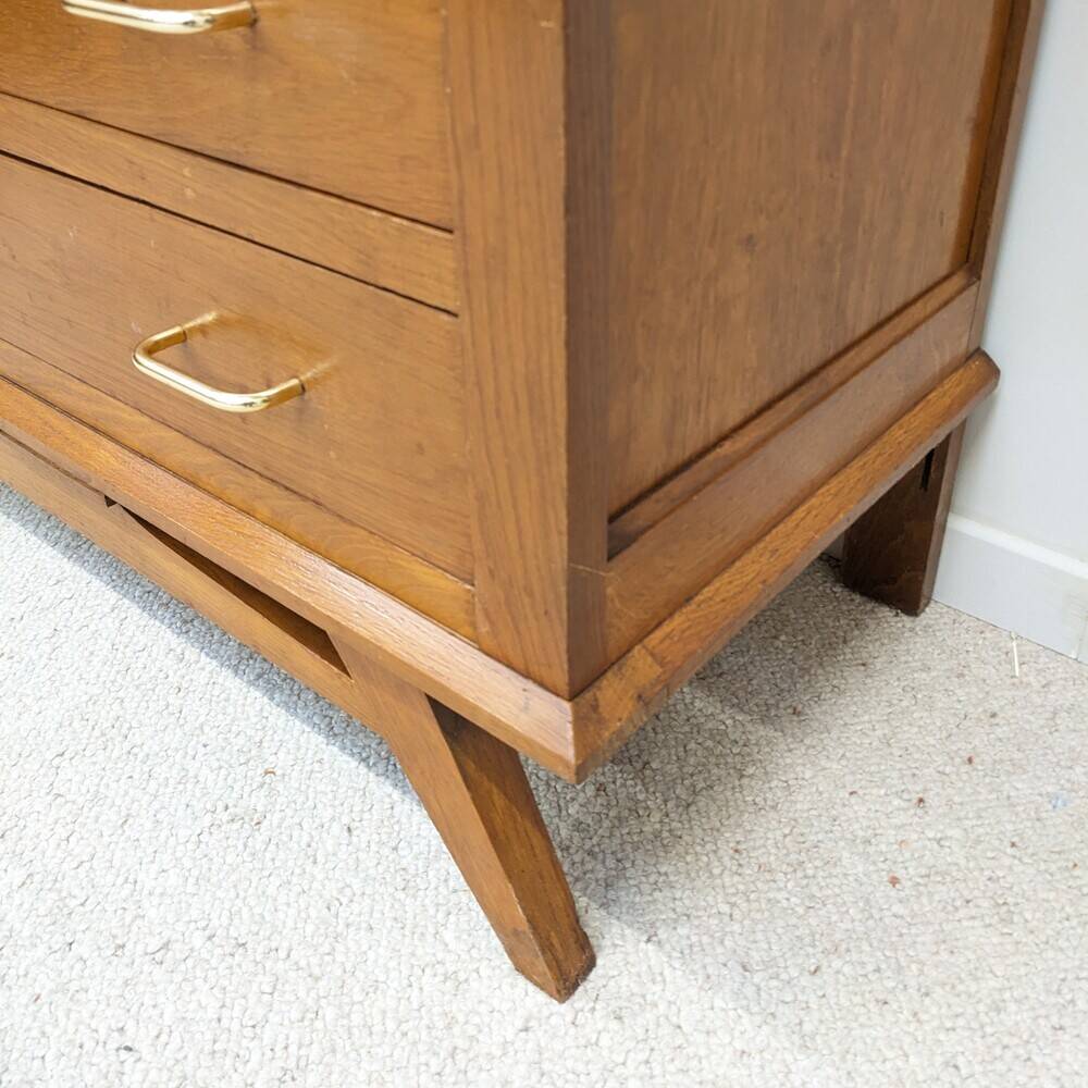 Vintage chest of drawers