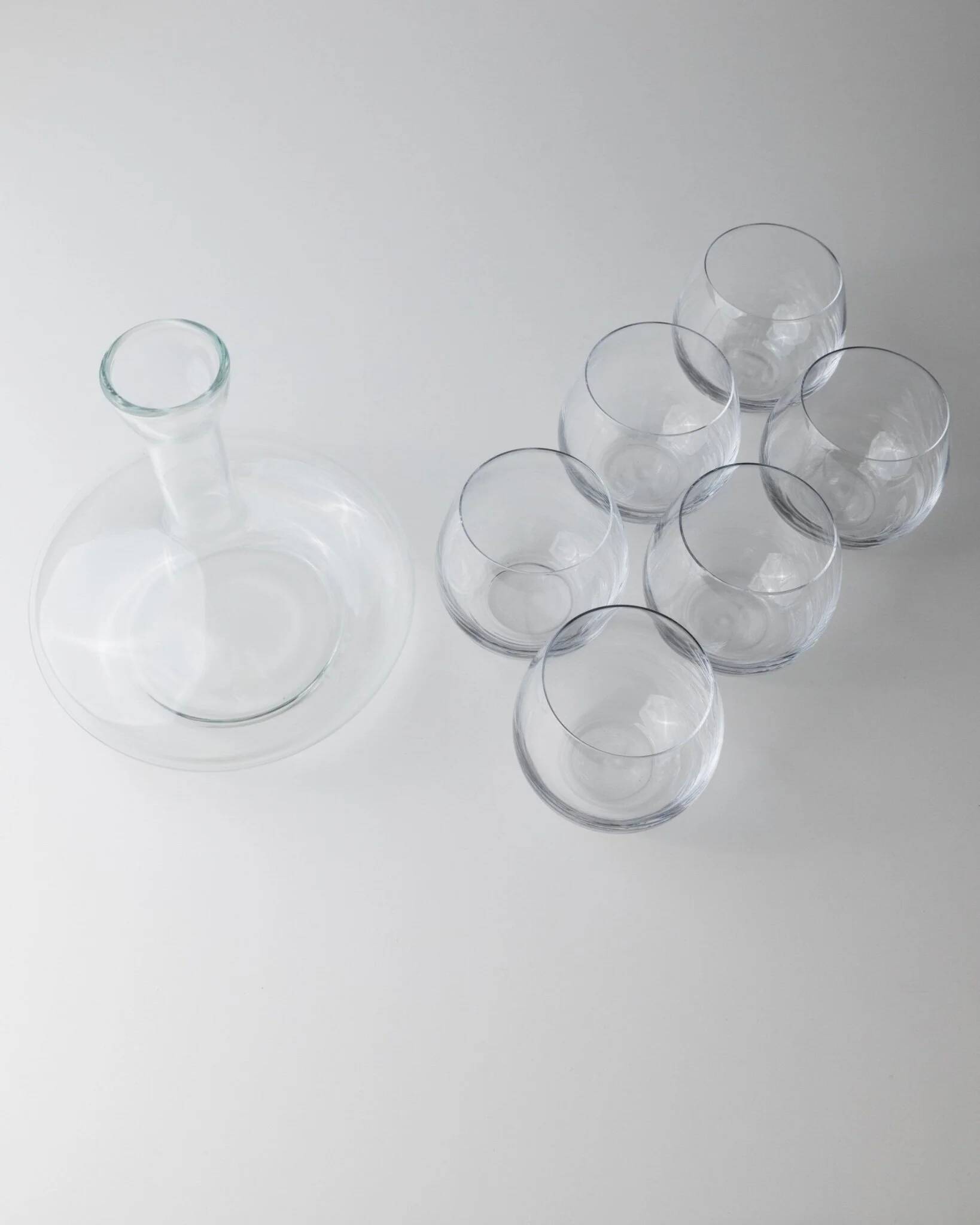 Vintage clear glass decanter set with 6 round wine glasses - Italian 1980s timeless design, elegant table décor