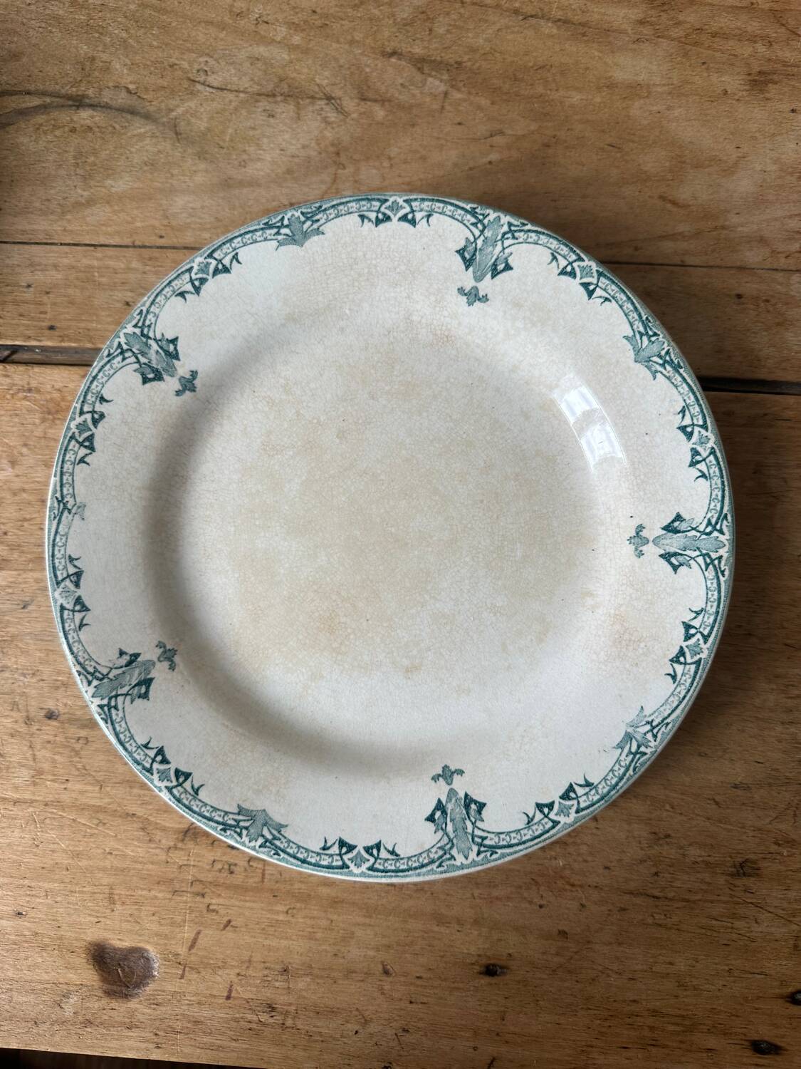 Dish on foot, Creil and Montereau 2