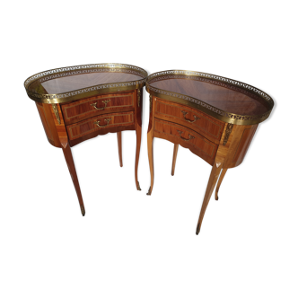 Paire de tables de chevet "haricot" style Louis XV marquetée