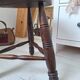 Tabouret tripode en bois massif
