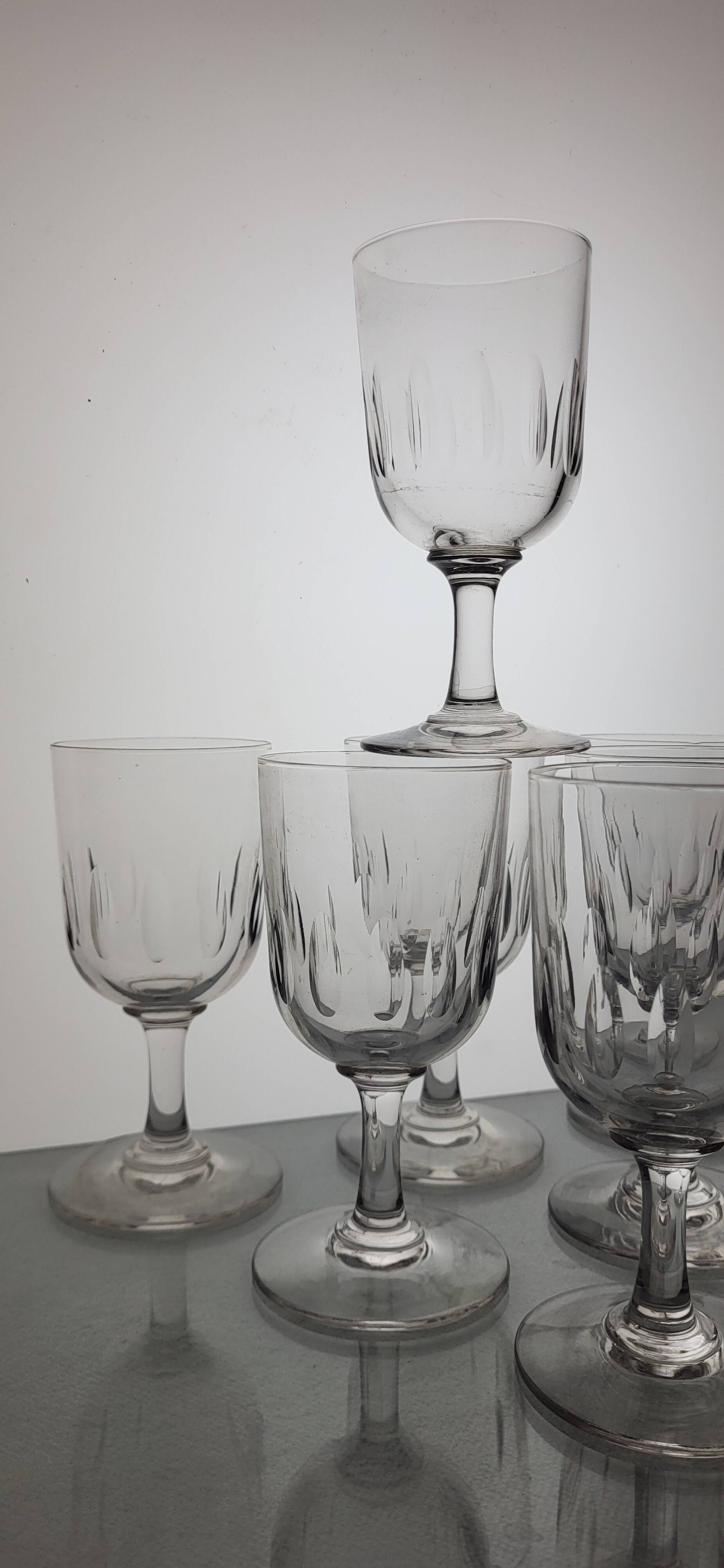7 Art Deco wine glasses from the 1930s