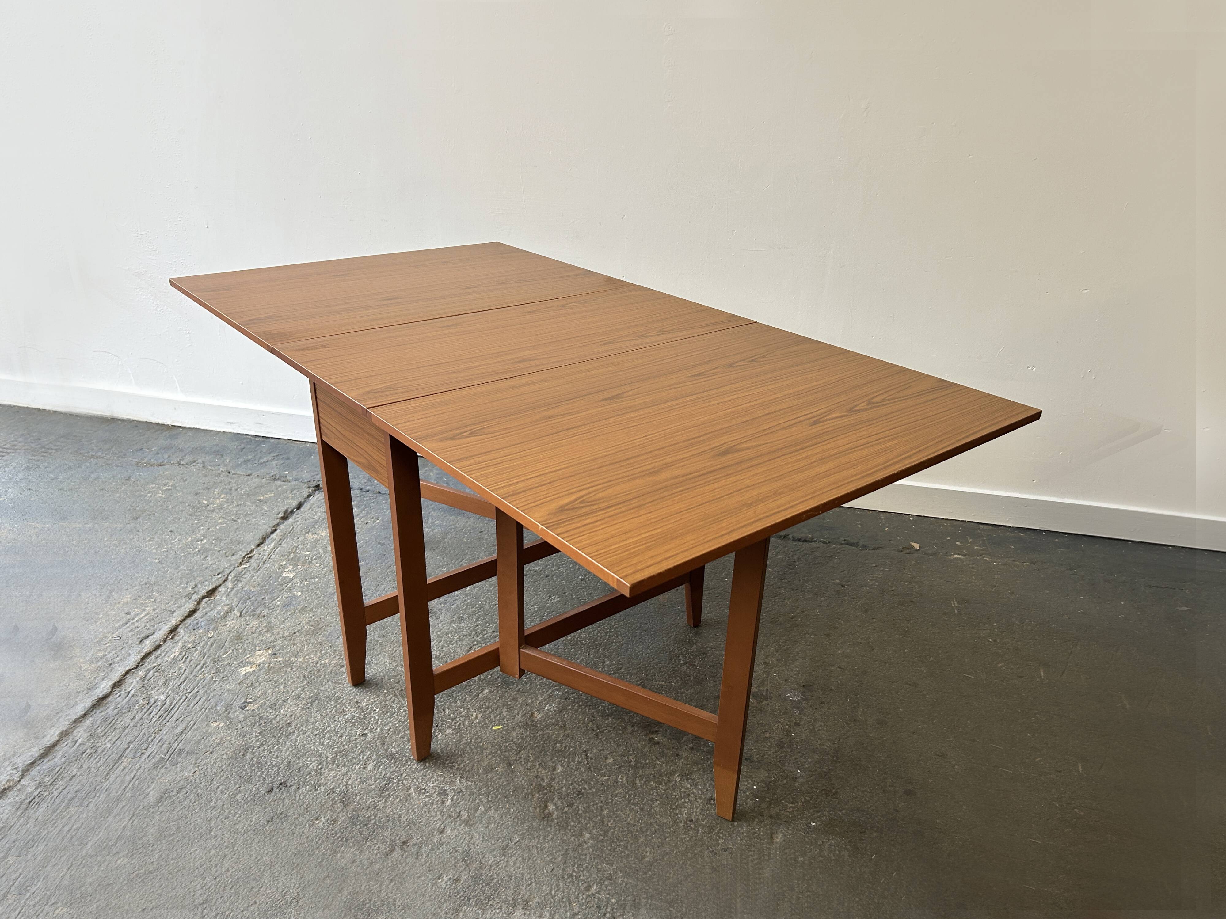 Table à manger extensible Mid-Century Modern des années 1960 par Schrieber Furniture