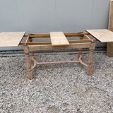 Extendable stripped farm table