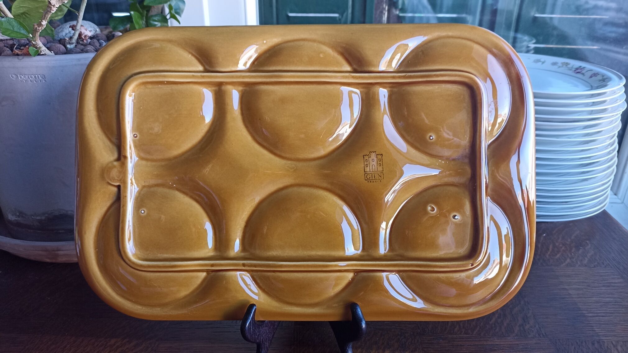 Gien earthenware artichoke tray - caramel colour