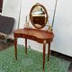 Kidney dressing table