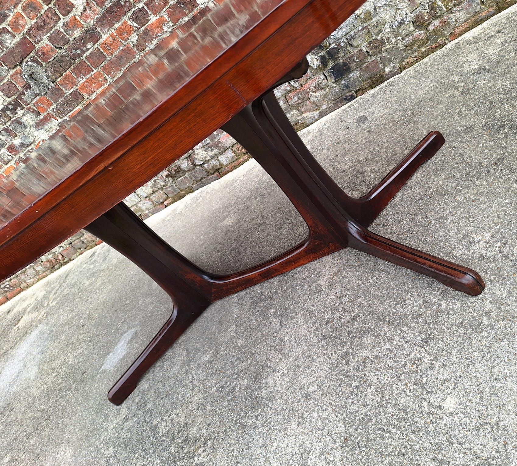 Large vintage Baumann table in rosewood with extensions, antique furniture.