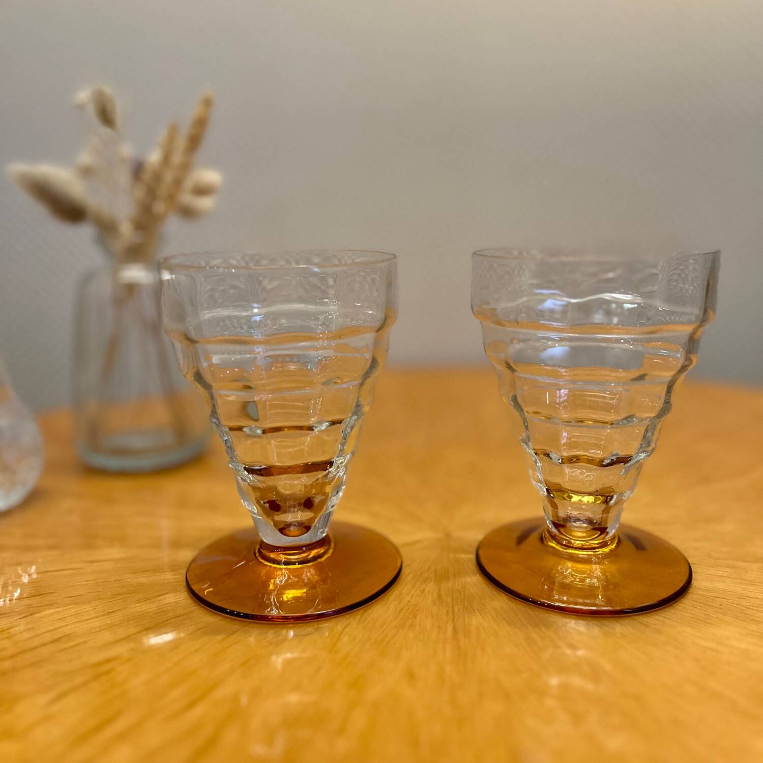 Set of 2 vintage Art Deco glasses