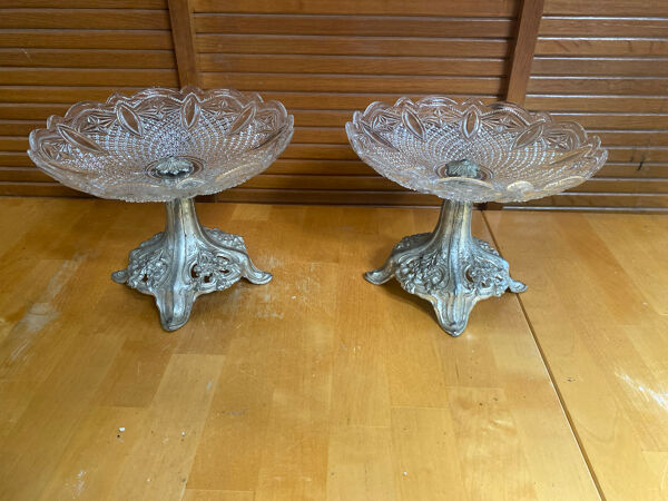 Paire de coupes sur pied anciennes en cristal Baccarat pied en métal