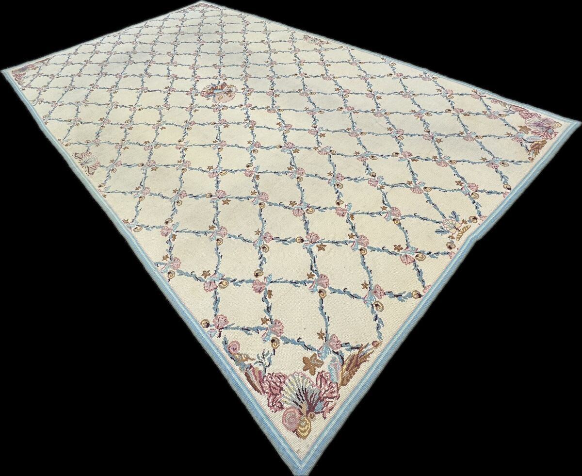 Rug with small dots 500x280 cm