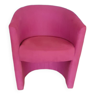 Fuschia armchair.