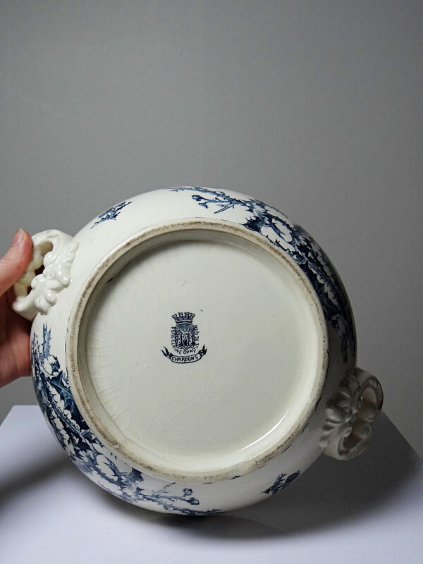 Soupière ancienne 1890-1910 porcelaine opaque terre de fer Gien modèle Chardons