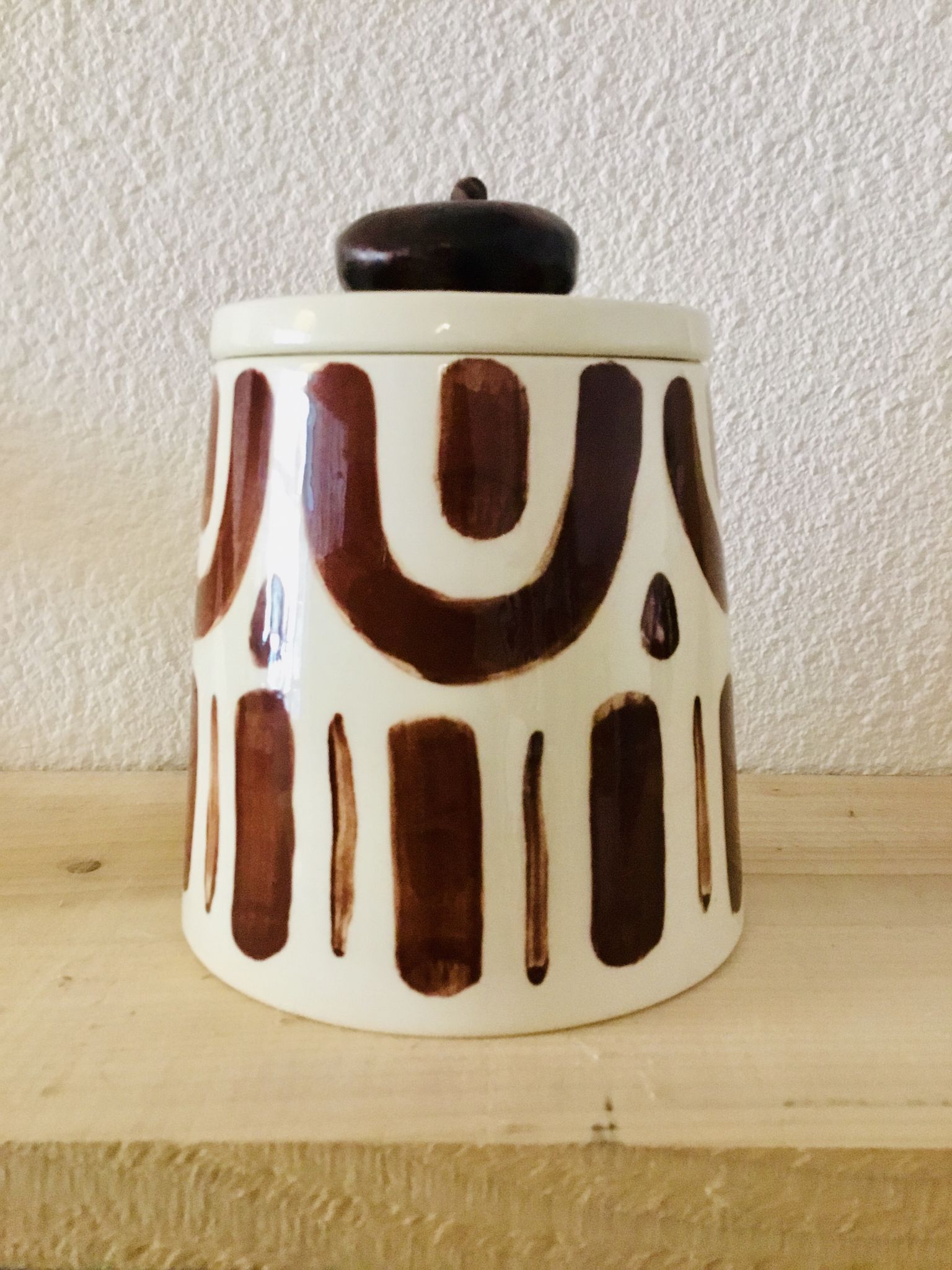 Hand-painted glazed ceramic box of French artisanal vallauris