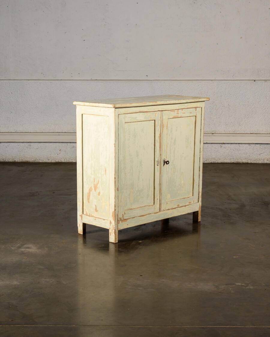 Petit buffet patiné