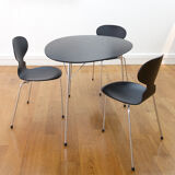 Egg table & ant chairs by Arne Jacobsen, Fritz Hansen