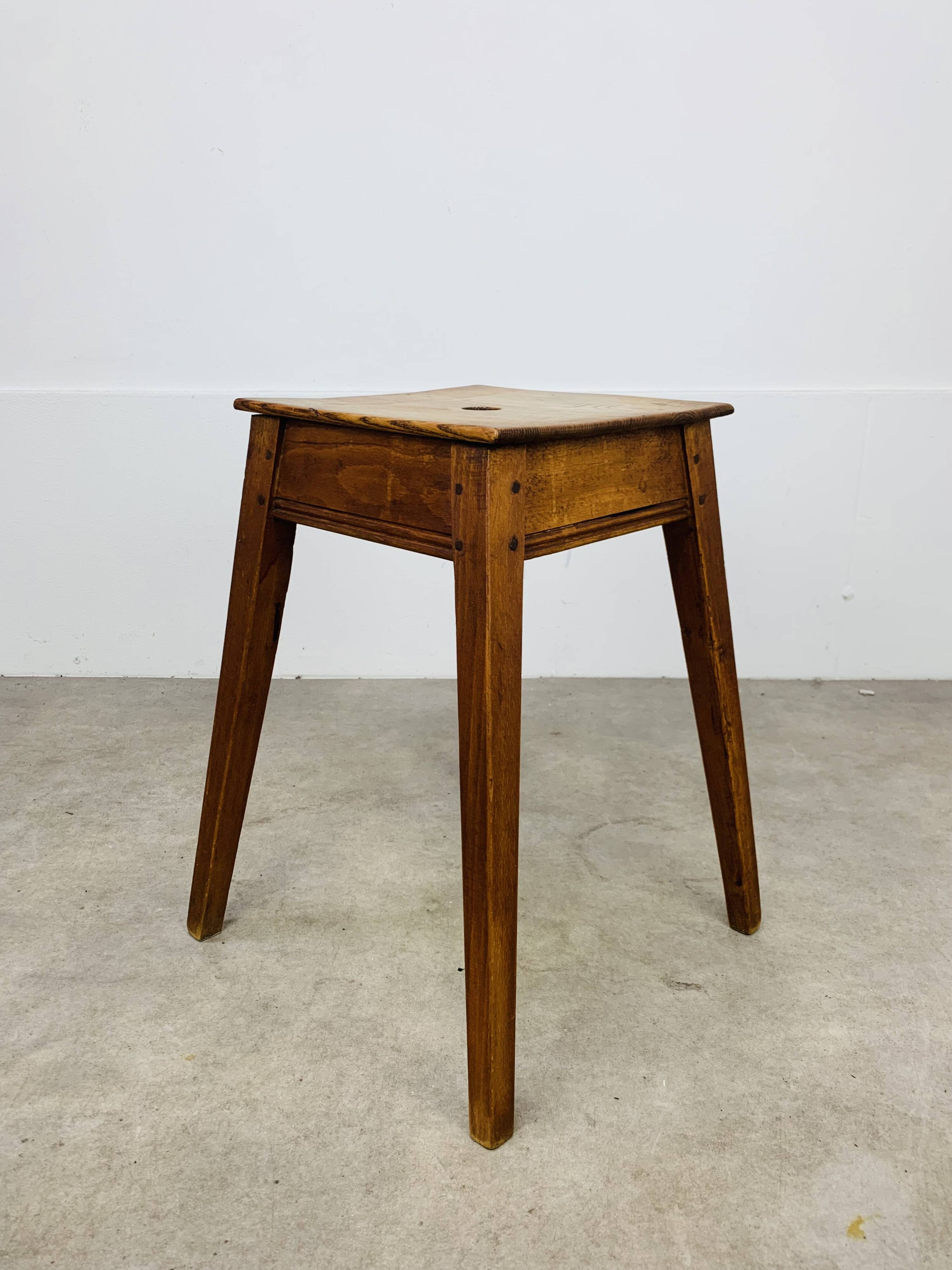 Tabouret de ferme vintage