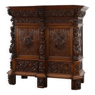 Flemish renaissance "beeldenkast" cabinet in oak wood Antwerp, ca. 1630