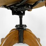 American swivel office armchair in oak, with leather seat, USA, Circa 1900