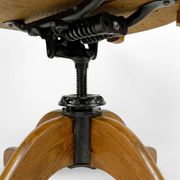 American swivel office armchair in oak, with leather seat, USA, Circa 1900