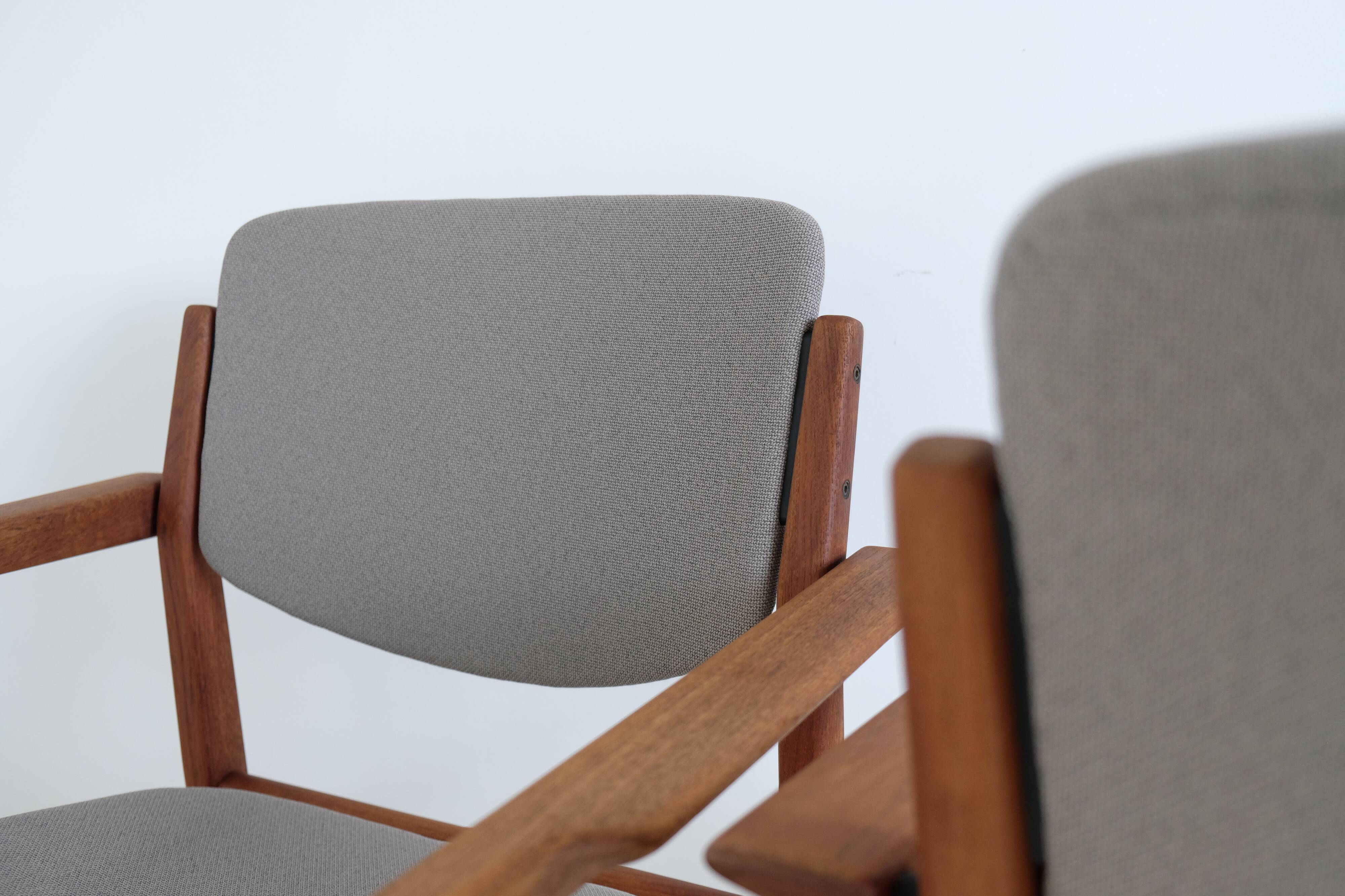 Finn Juhl Pair of armchairs model 196