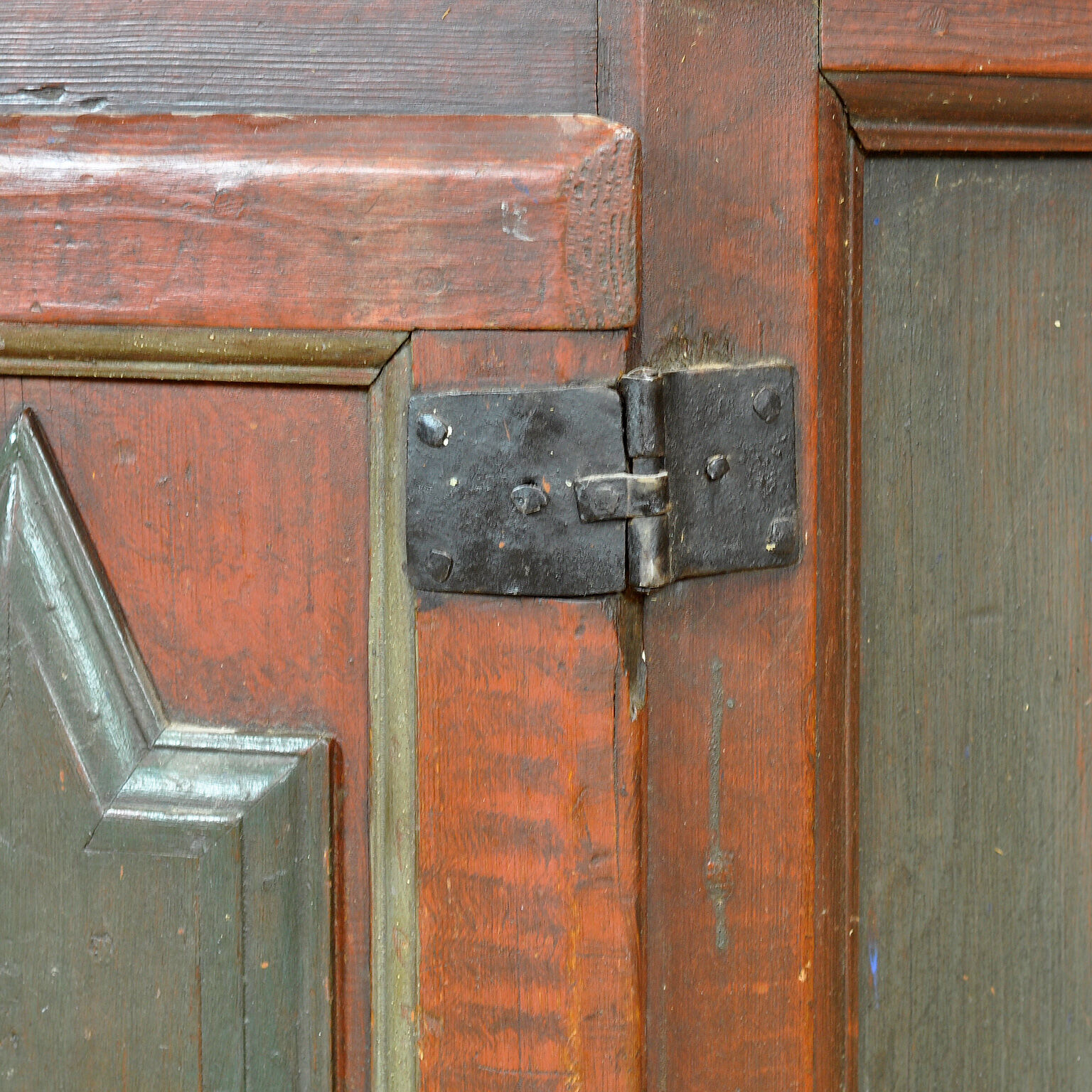Swedish Farmhouse Corner Cabinet, 1817