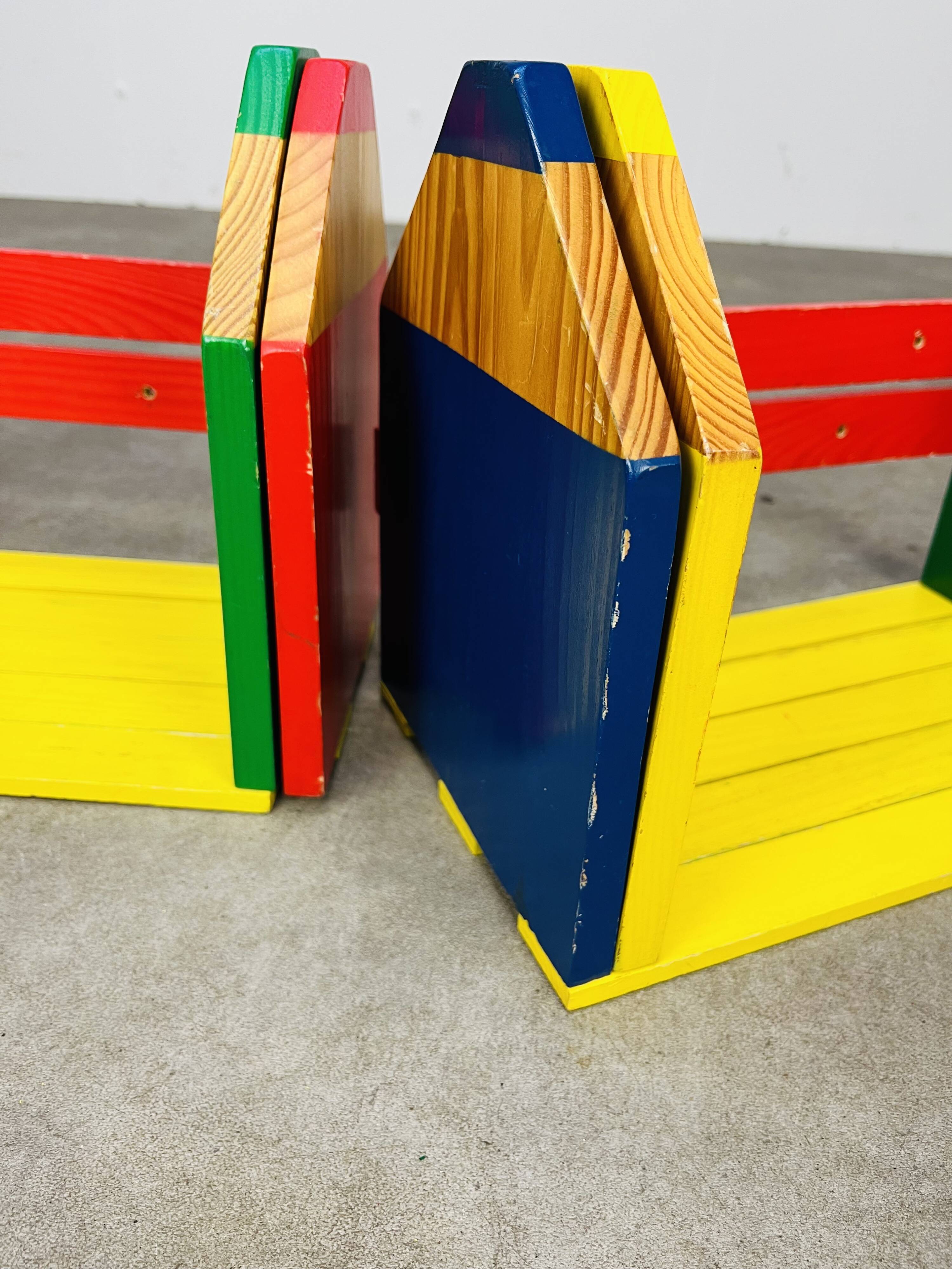 Paire d'étagères crayon murales modulables par Pierre Sala pour enfant