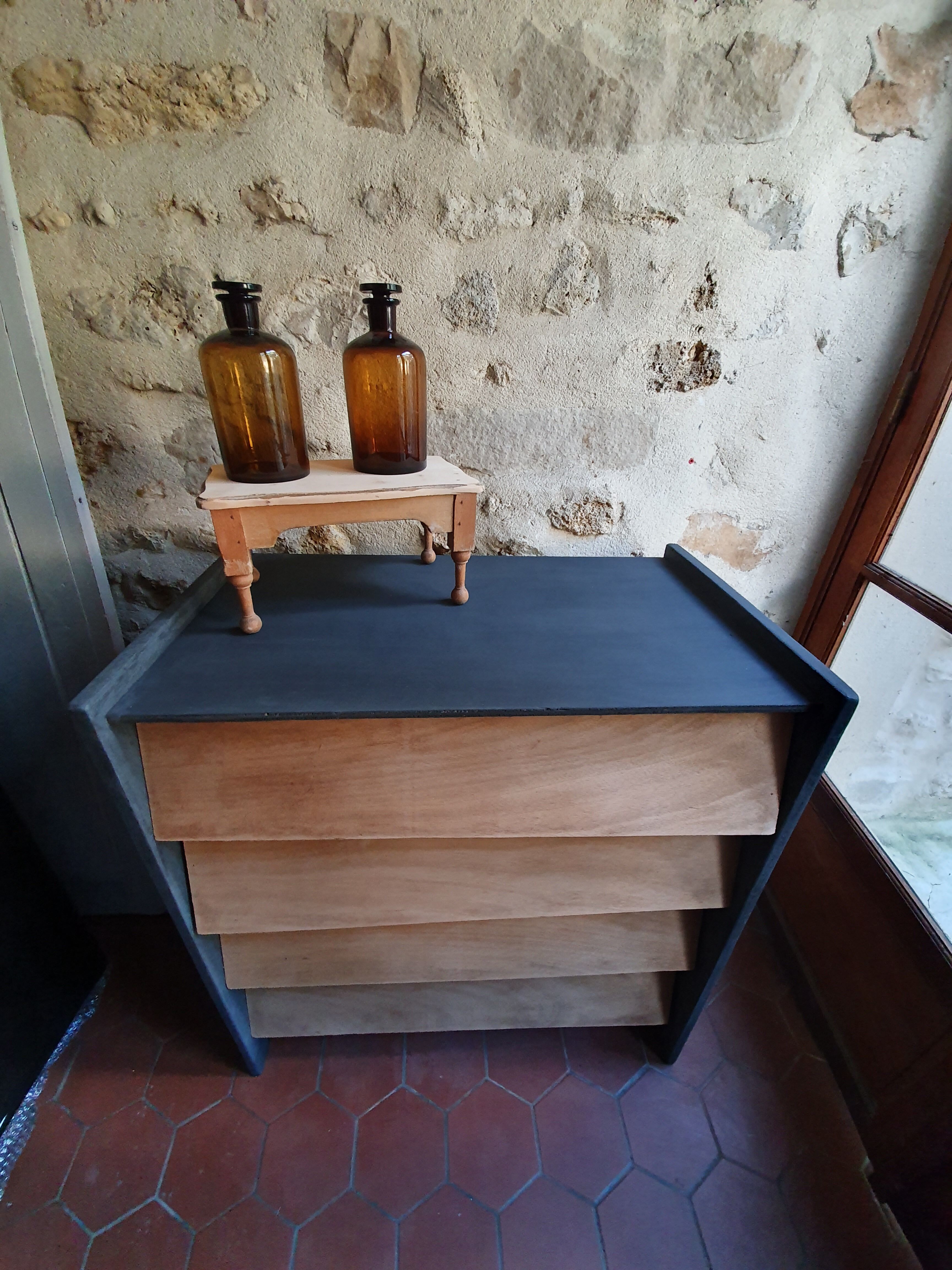 Commode vintage