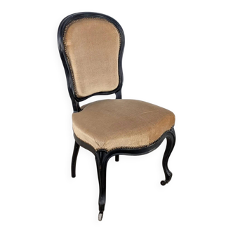 Neoclassical chair with casters