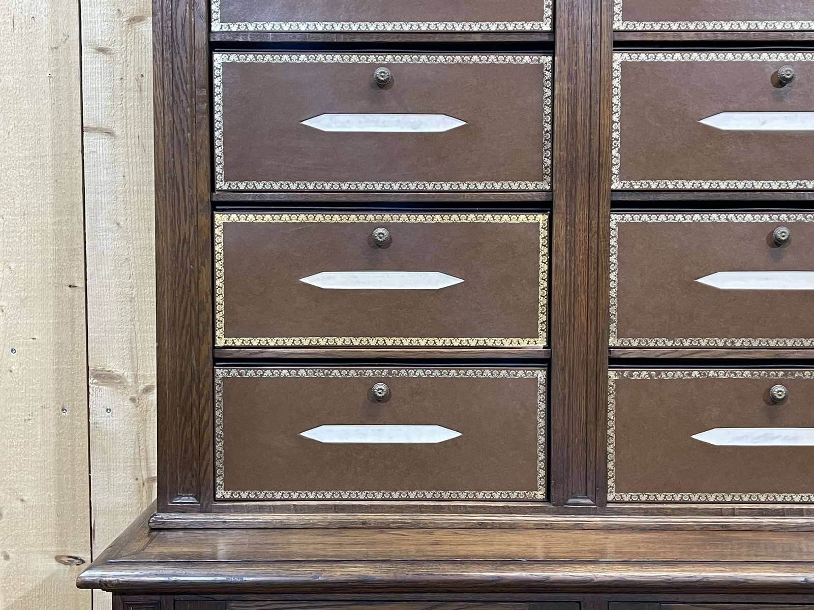 Notary's furniture from the early 20th century in oak with its cardboard box.