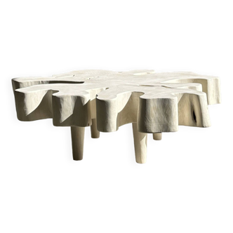 Very large whitewashed mango coffee table with an organic top D:140cm