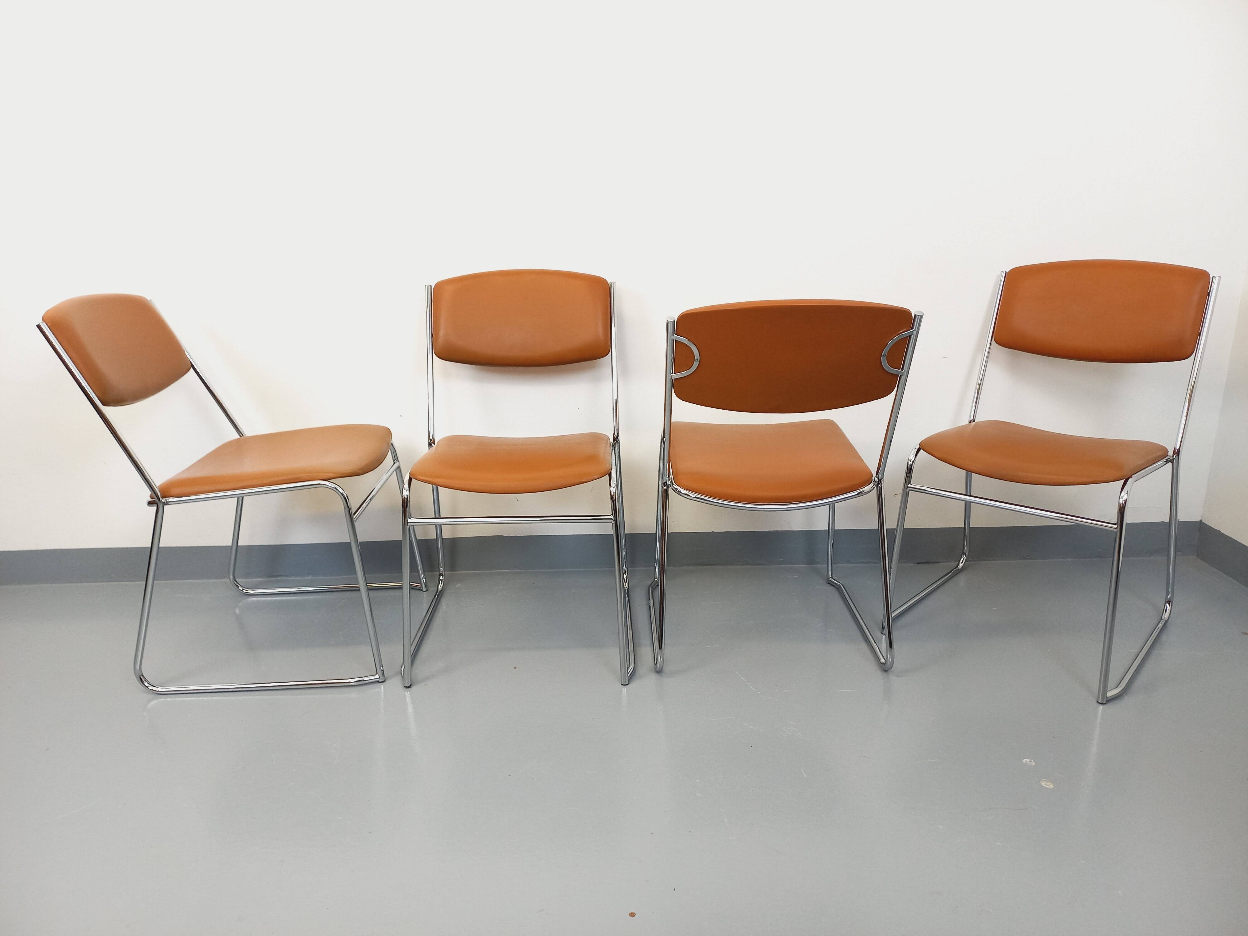 4 vintage sleigh chairs from the 70s, in designer chrome metal