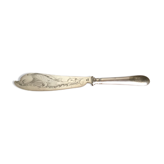 Knife to serve fish