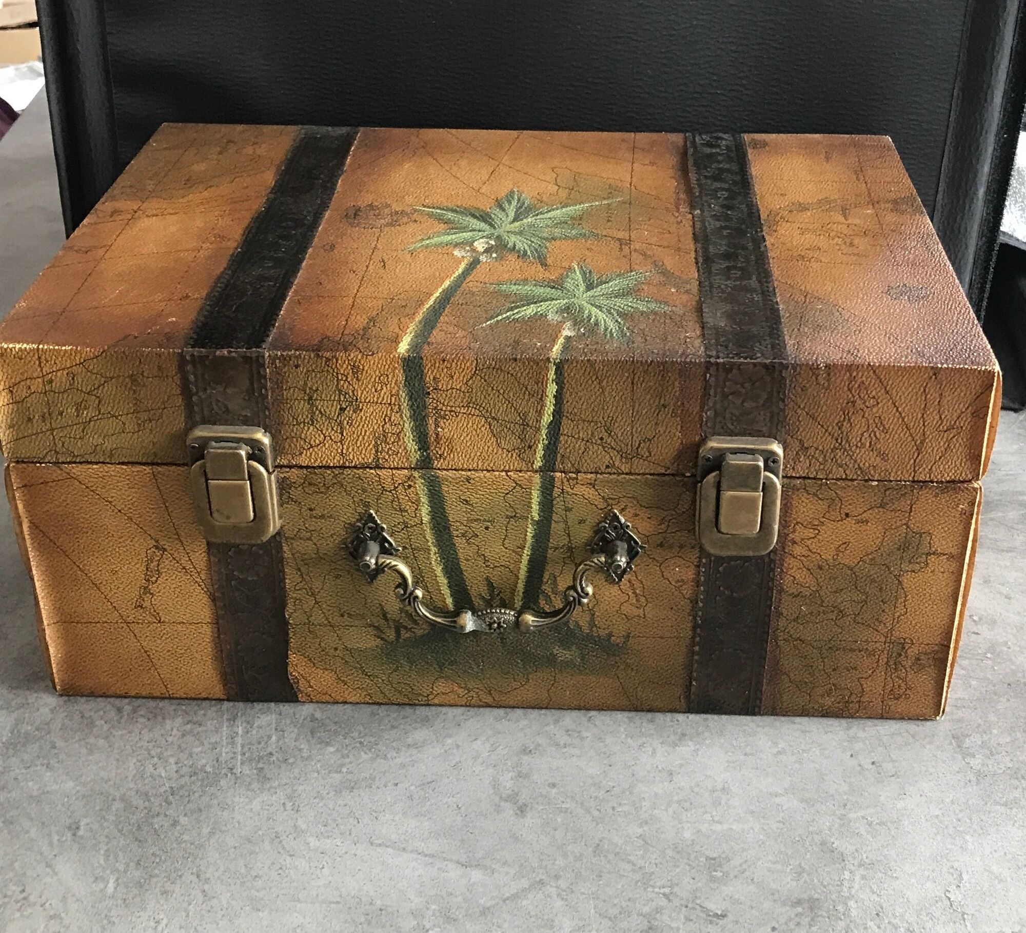 Vintage chest hand painted robinson treasure of the galleon
