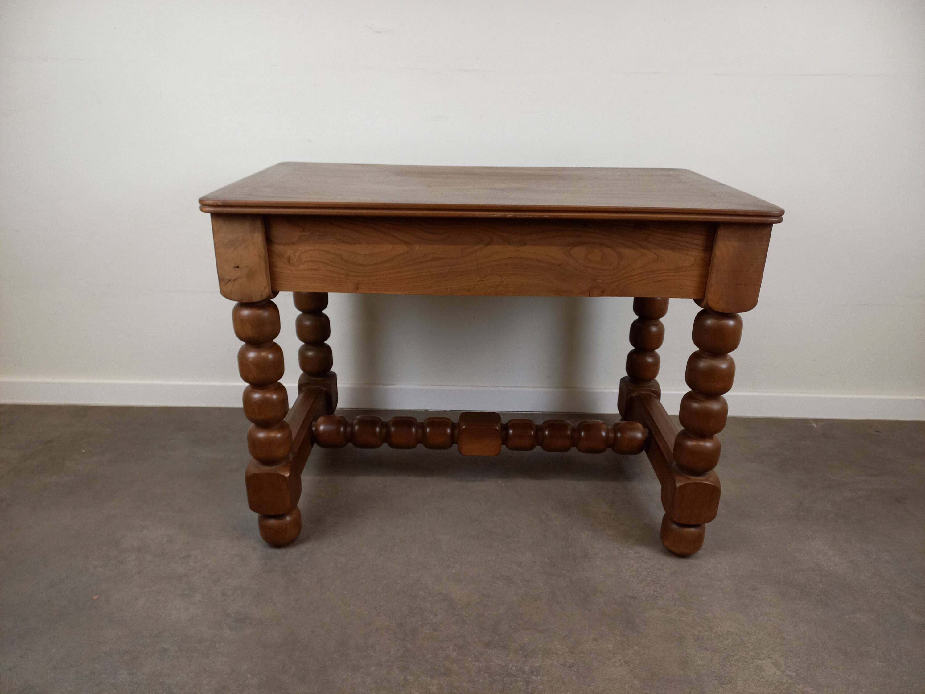 Bureau brutaliste