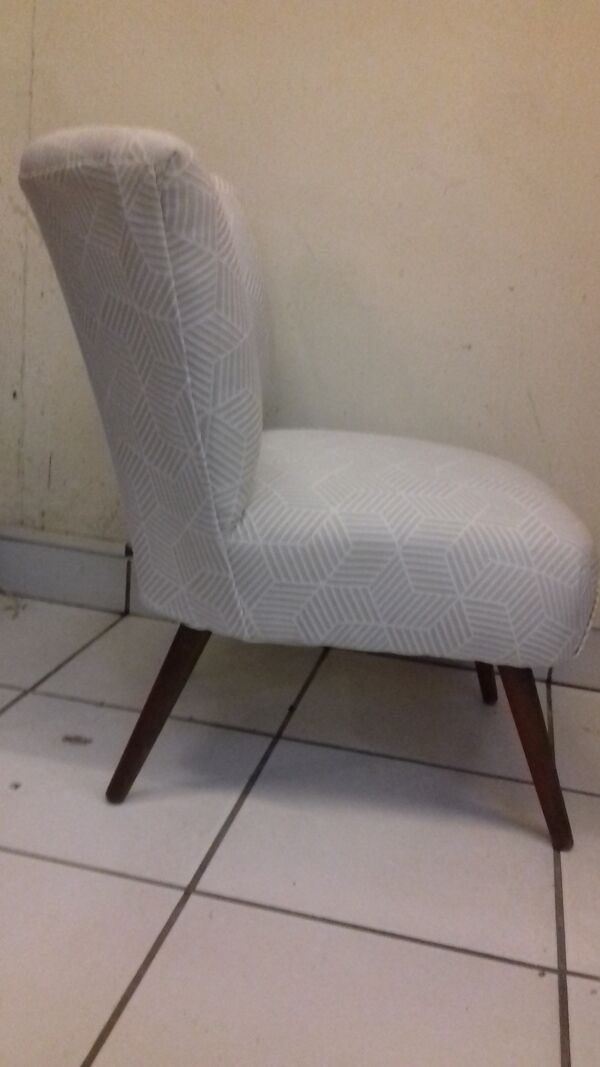 Fauteuil style fivty pieds compas