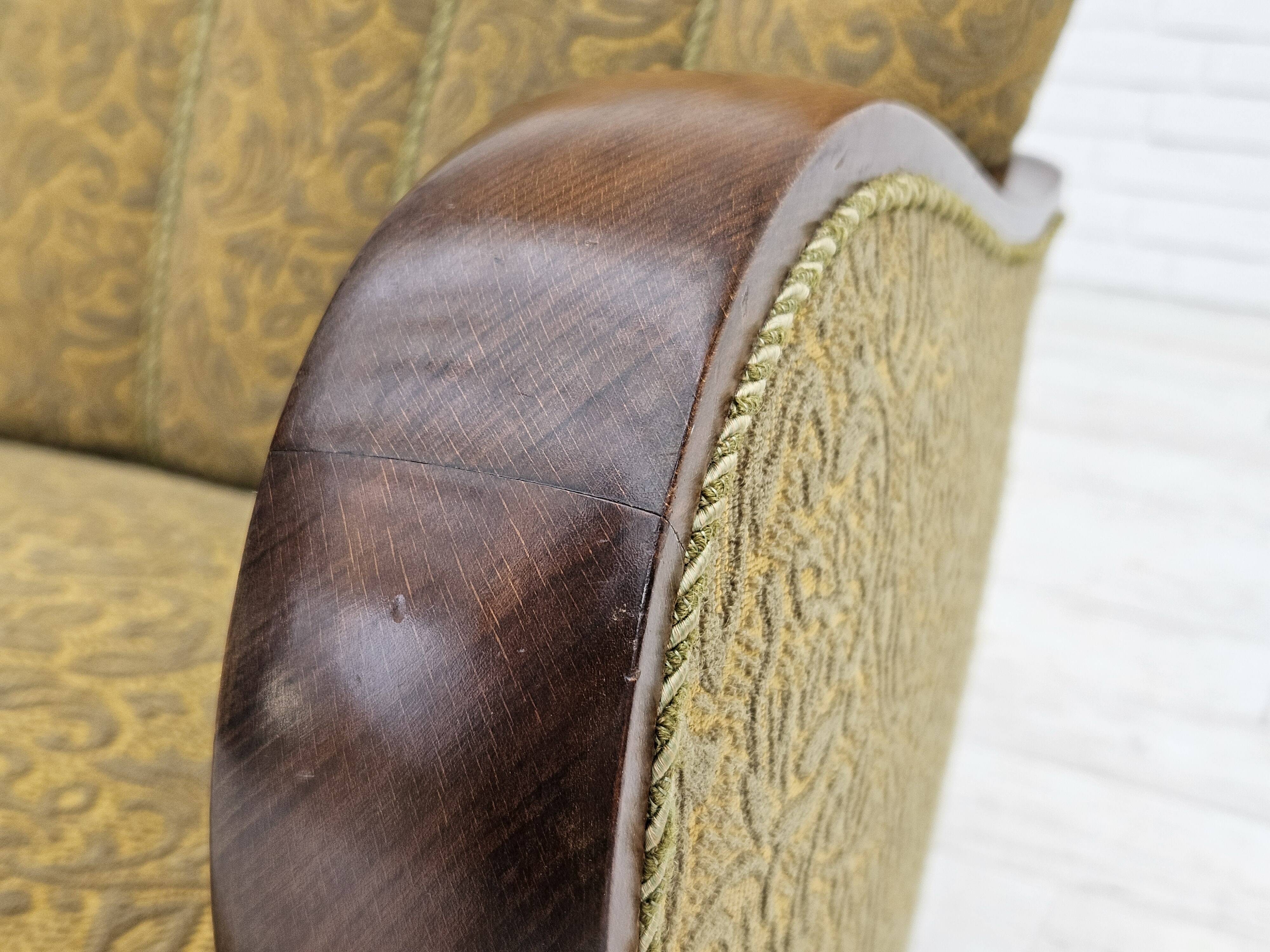 Années 1950-60, canapé danois 3 places, état d'origine, coton/laine, bois de hêtre.