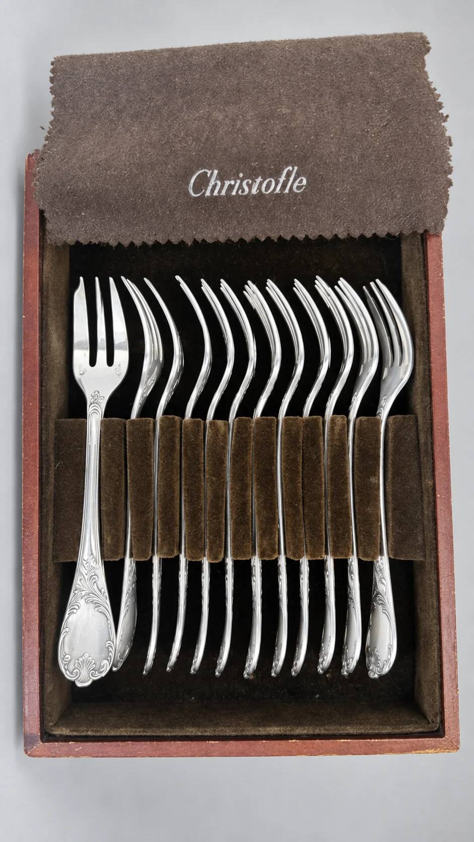 Christofle box of twelve Marly cake forks, silver-plated metal