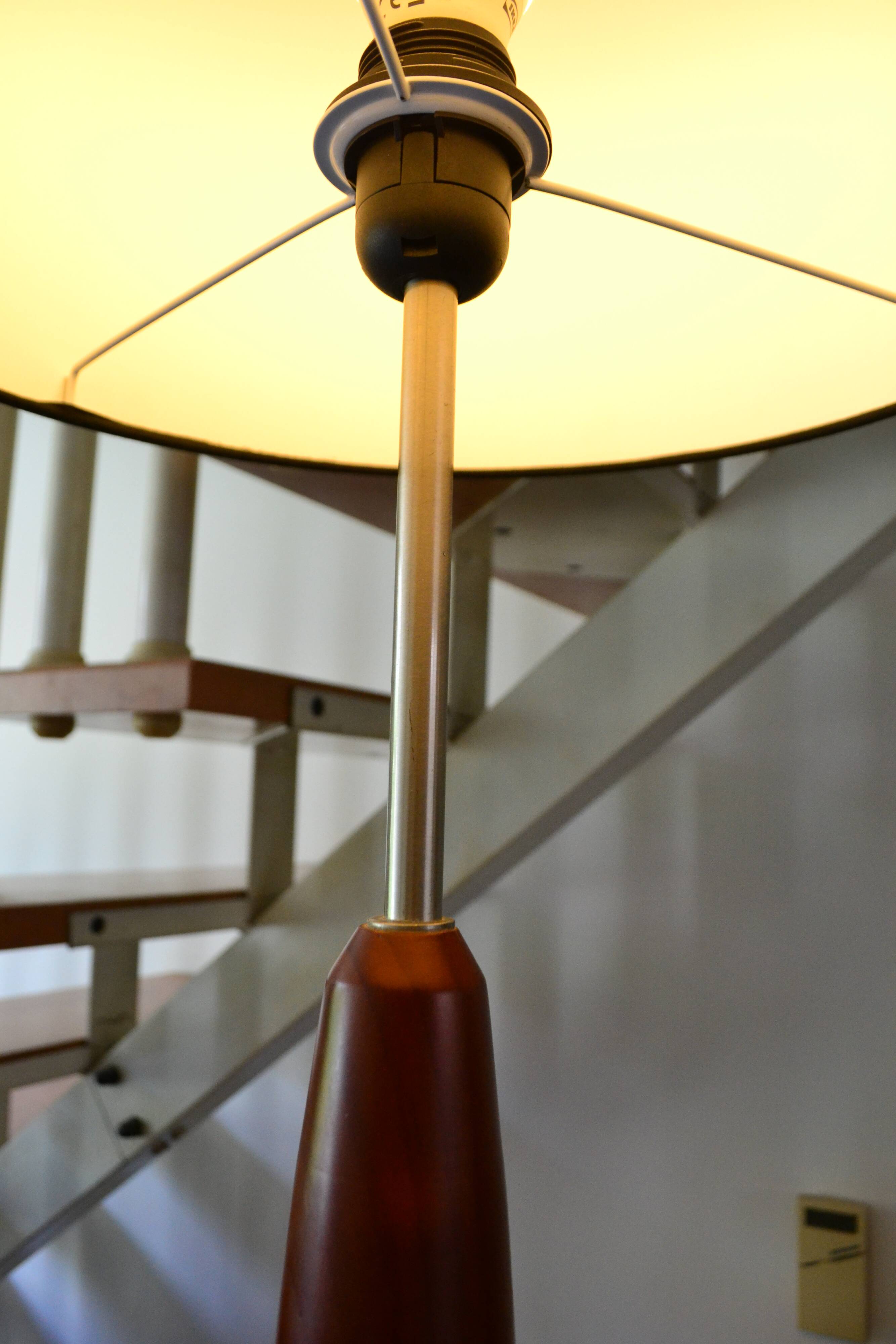 Lampe de table scandinave en teck, années 60