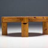 Table basse brutaliste en pin, Suède, années 1970