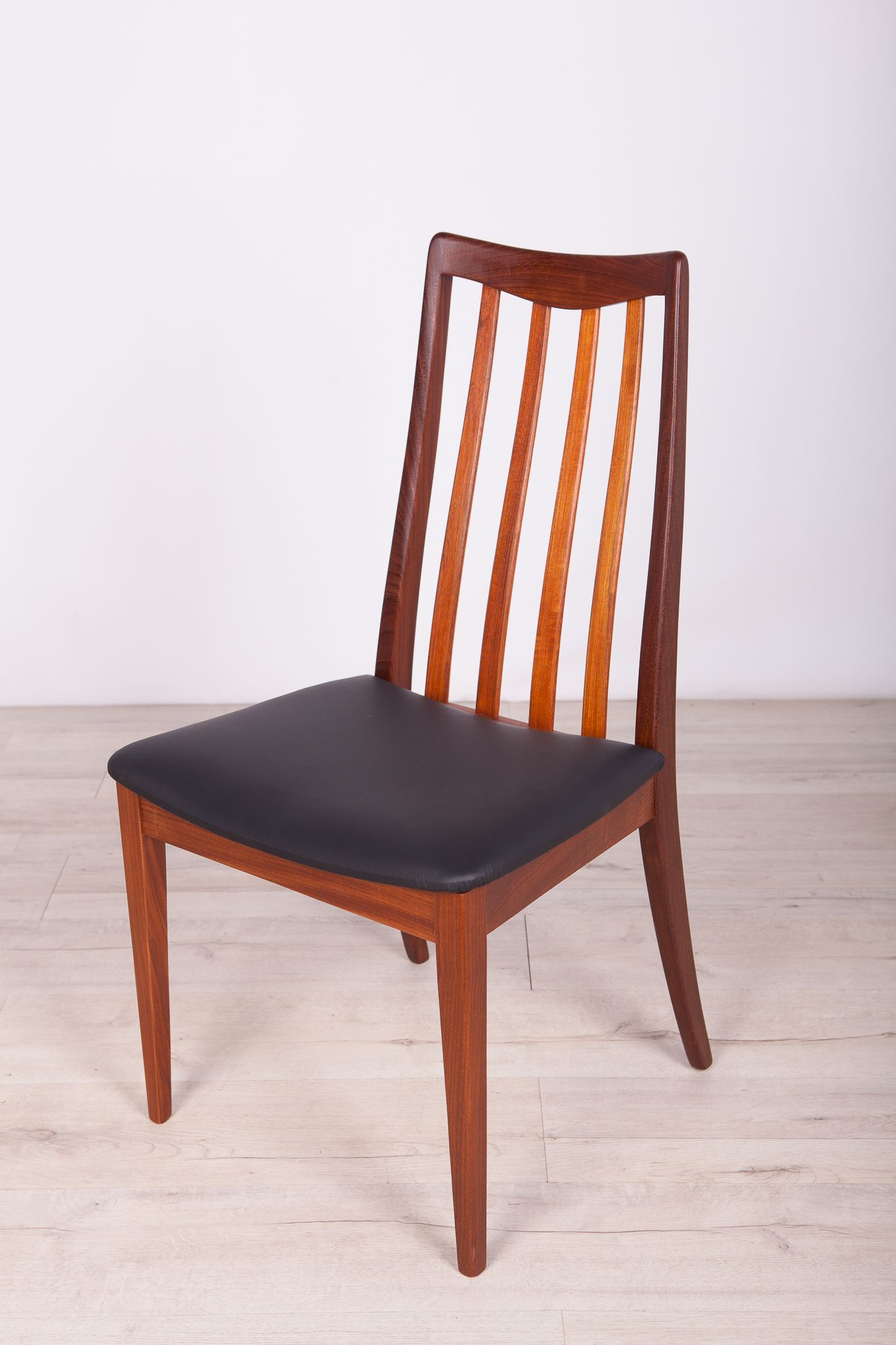 Mid Century Teak & Leather Dining Chairs by Leslie Dandy for G-Plan, 1960