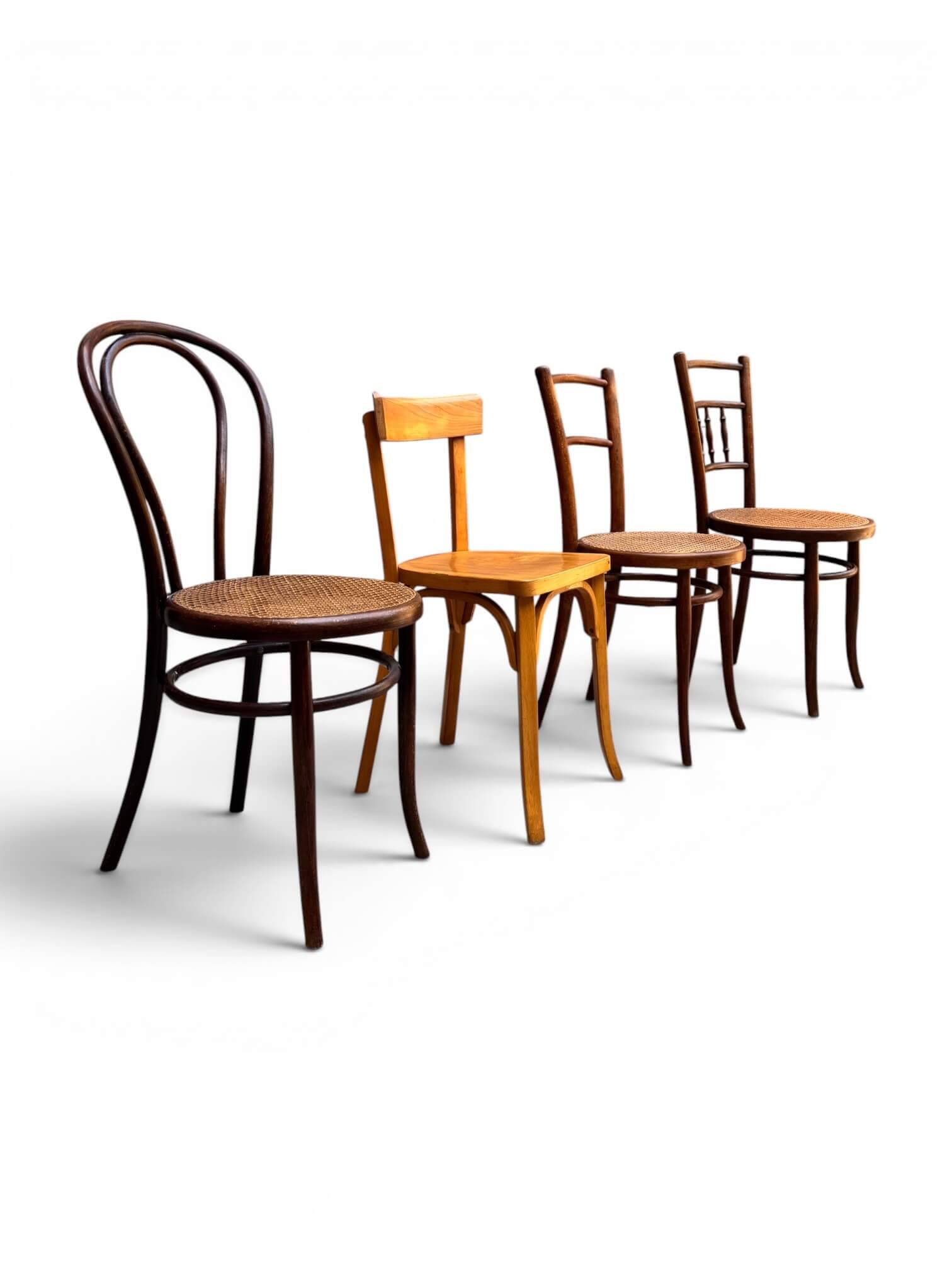 Ensemble de 4 chaises de bistrot 1900 dépareillées