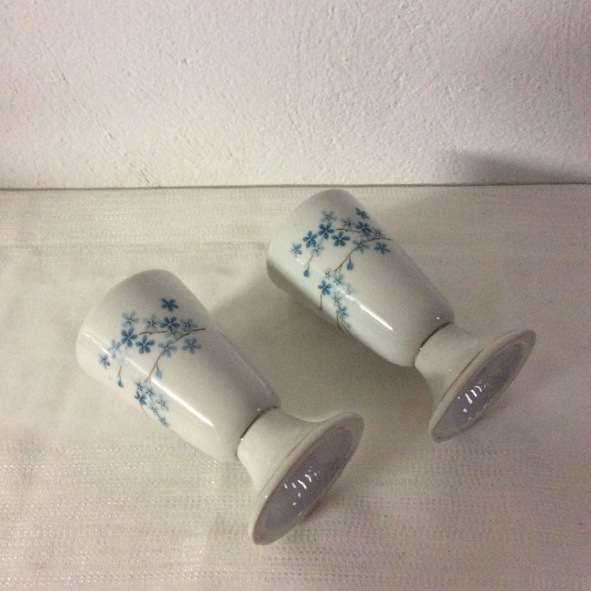 Pair of mazagrans in porcelain